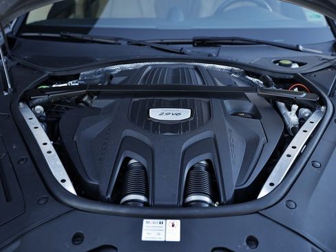 Used 2021 Porsche Panamera 4 image 36