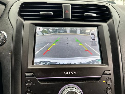 Used 2019 Ford Fusion Titanium FWD image 3