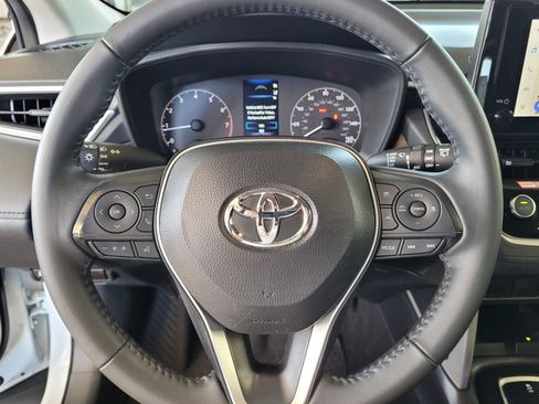 Used 2024 Toyota Corolla Cross LE FWD image 16