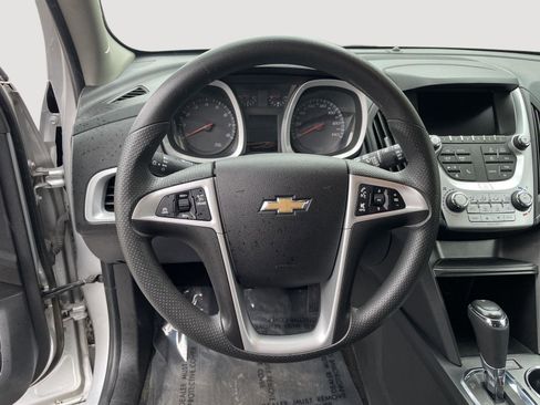 Used 2017 Chevrolet Equinox LT image 28