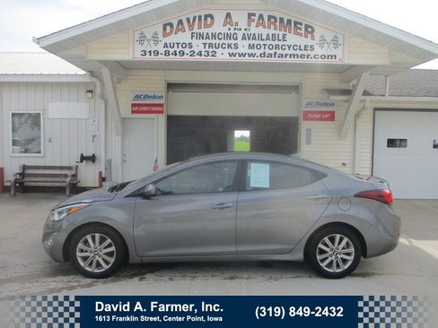 Used 2014 Hyundai Elantra SE w/ Option Group 02 FWD image 1