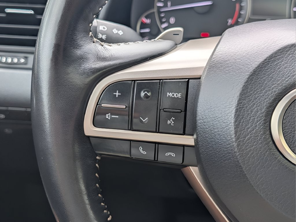 Used 2022 Lexus RX 350L Premium w/ Premium Package AWD/4WD image 18
