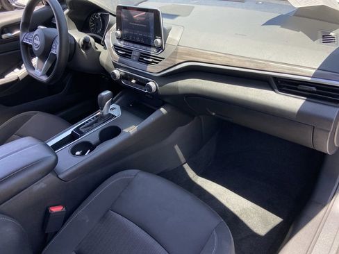 Used 2025 Nissan Altima 2.5 SV FWD image 23