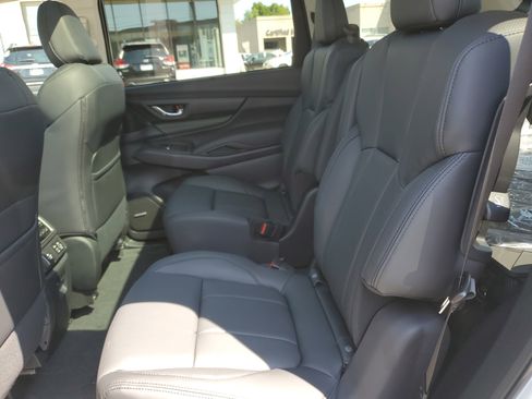 Used 2025 Subaru Ascent Bronze Edition w/ Popular Package #2 image 9