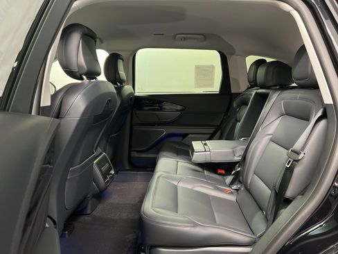 New 2026 Lincoln Nautilus Premier image 33