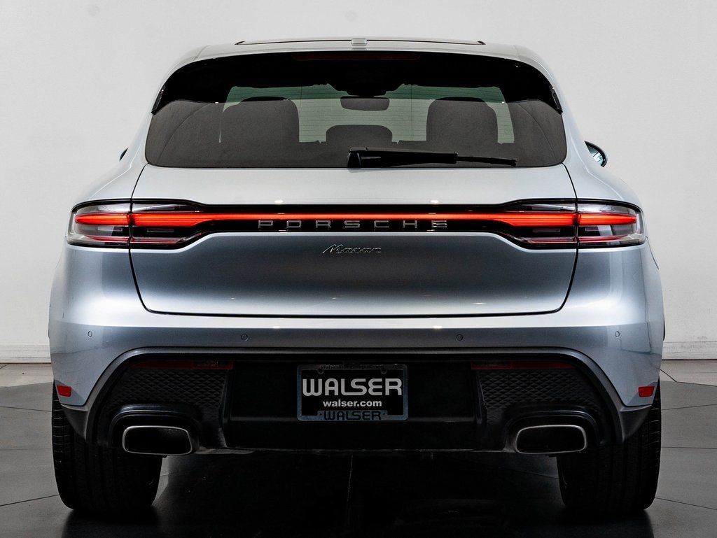 Certified 2025 Porsche Macan AWD/4WD image 7