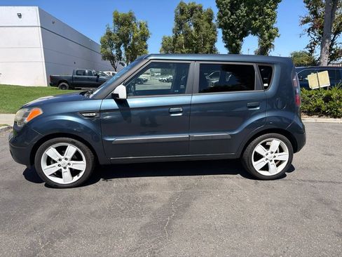 Used 2010 Kia Soul + FWD image 2