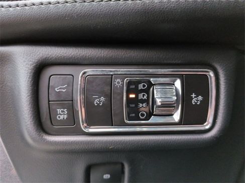 Used 2023 Lincoln Nautilus Reserve image 16