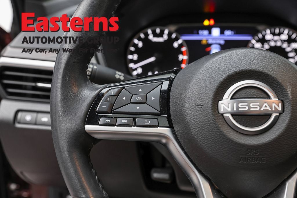 Used 2024 Nissan Altima 2.5 SV w/ SV Premium Package AWD/4WD image 15
