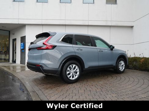 Used 2025 Honda CR-V LX image 3