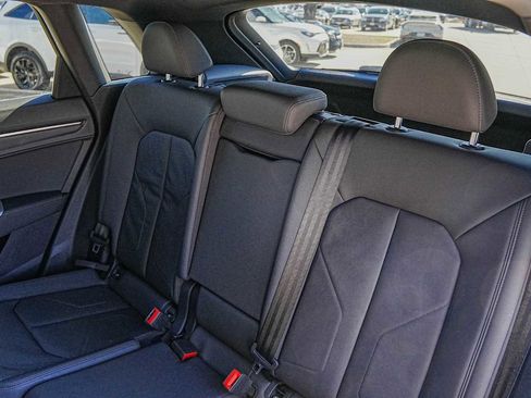 Used 2020 Audi Q3 2.0T Premium image 31