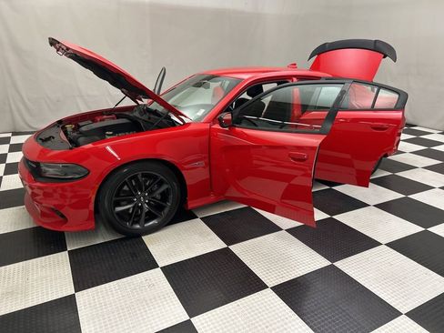 Used 2019 Dodge Charger R/T w/ Plus Group image 38