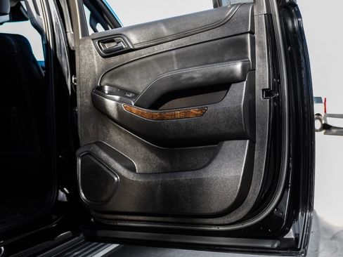 Used 2016 Chevrolet Suburban LT image 48