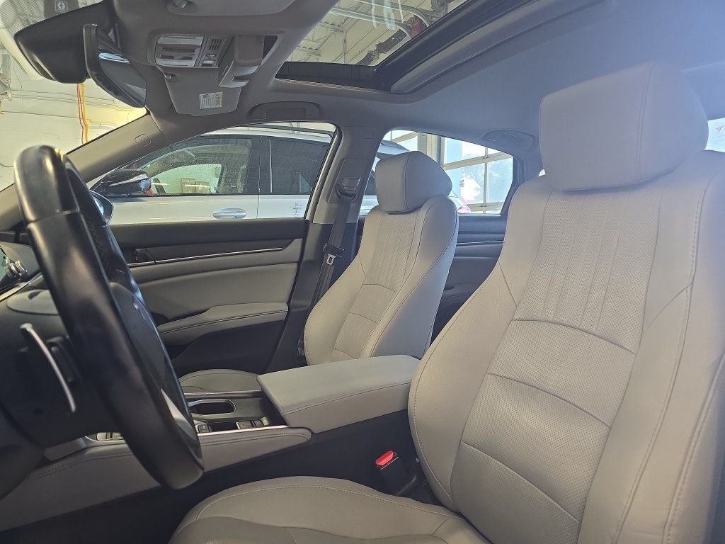 Used 2020 Honda Accord Touring image 15