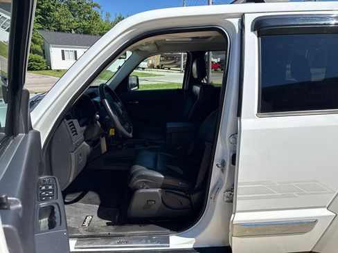 Used 2012 Jeep Liberty Sport AWD/4WD image 10