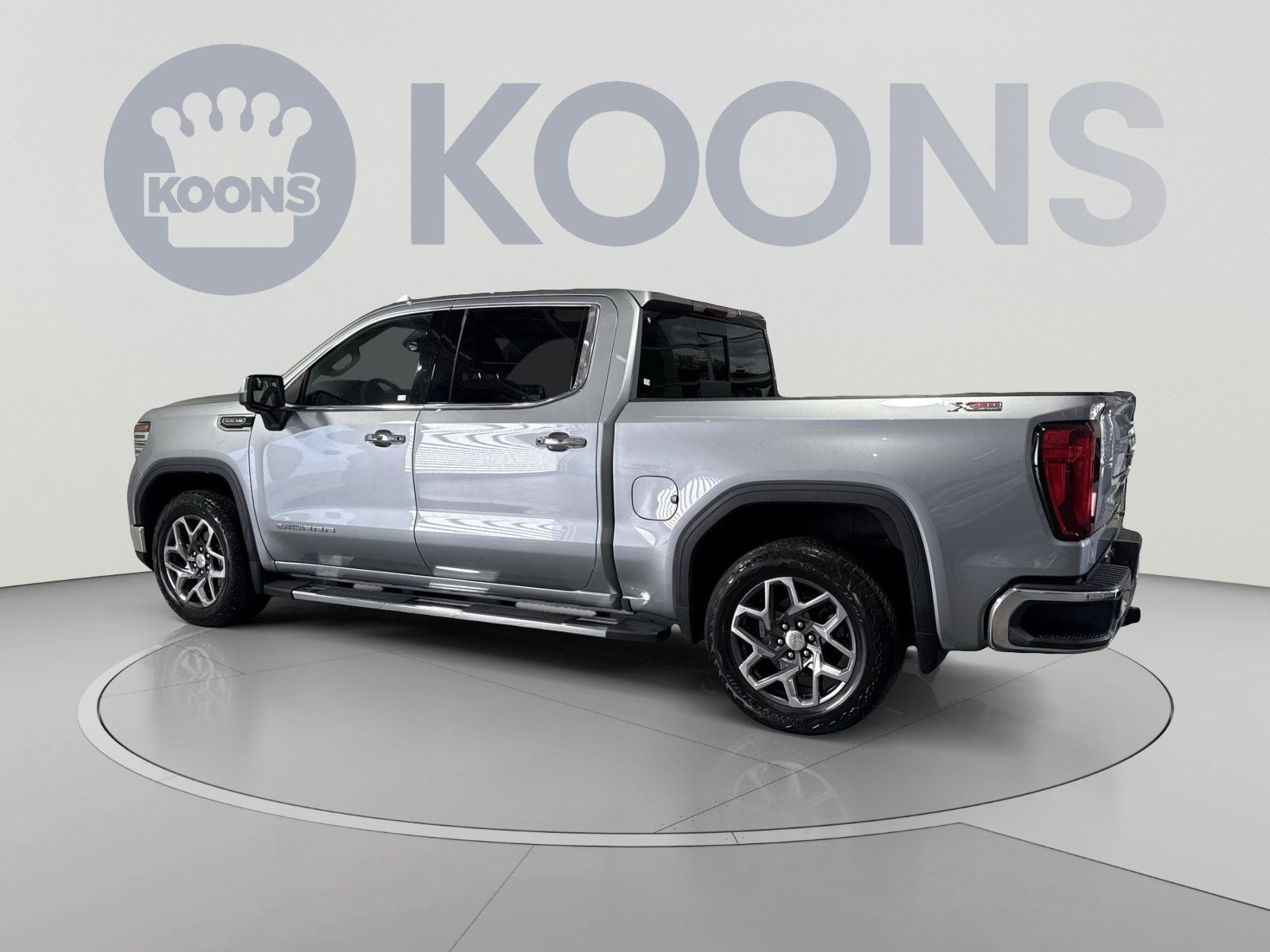 Used 2024 GMC Sierra 1500 SLT AWD/4WD image 8