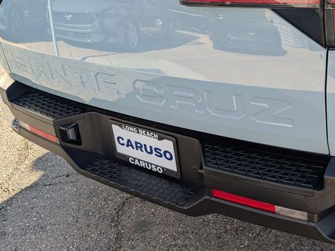 Used 2025 Hyundai Santa Cruz SE image 8