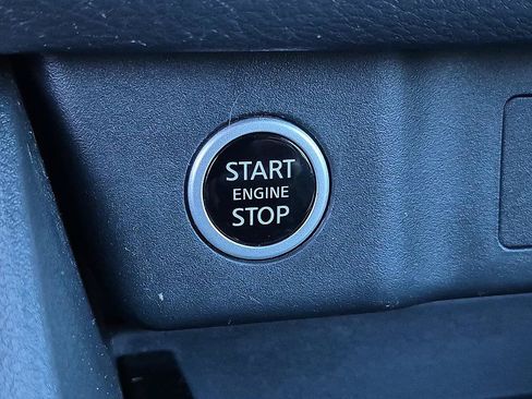 Used 2023 Nissan Rogue SV FWD image 26
