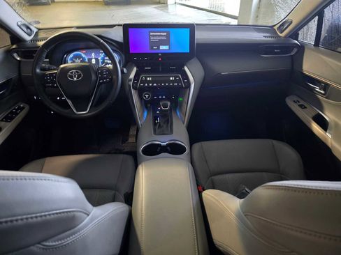 Used 2024 Toyota Venza Limited image 21