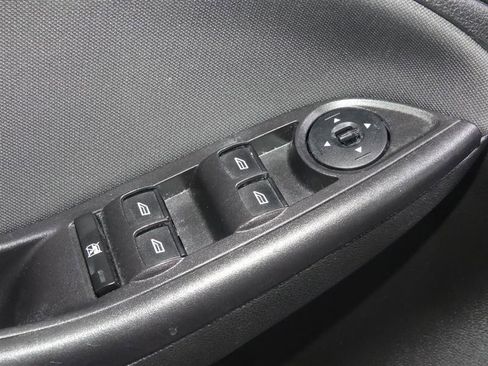 Used 2015 Ford Focus SE w/ SE Cold Weather Package image 18