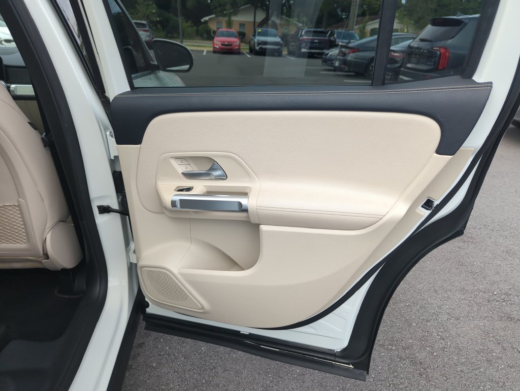Used 2021 Mercedes-Benz GLB 250 image 33