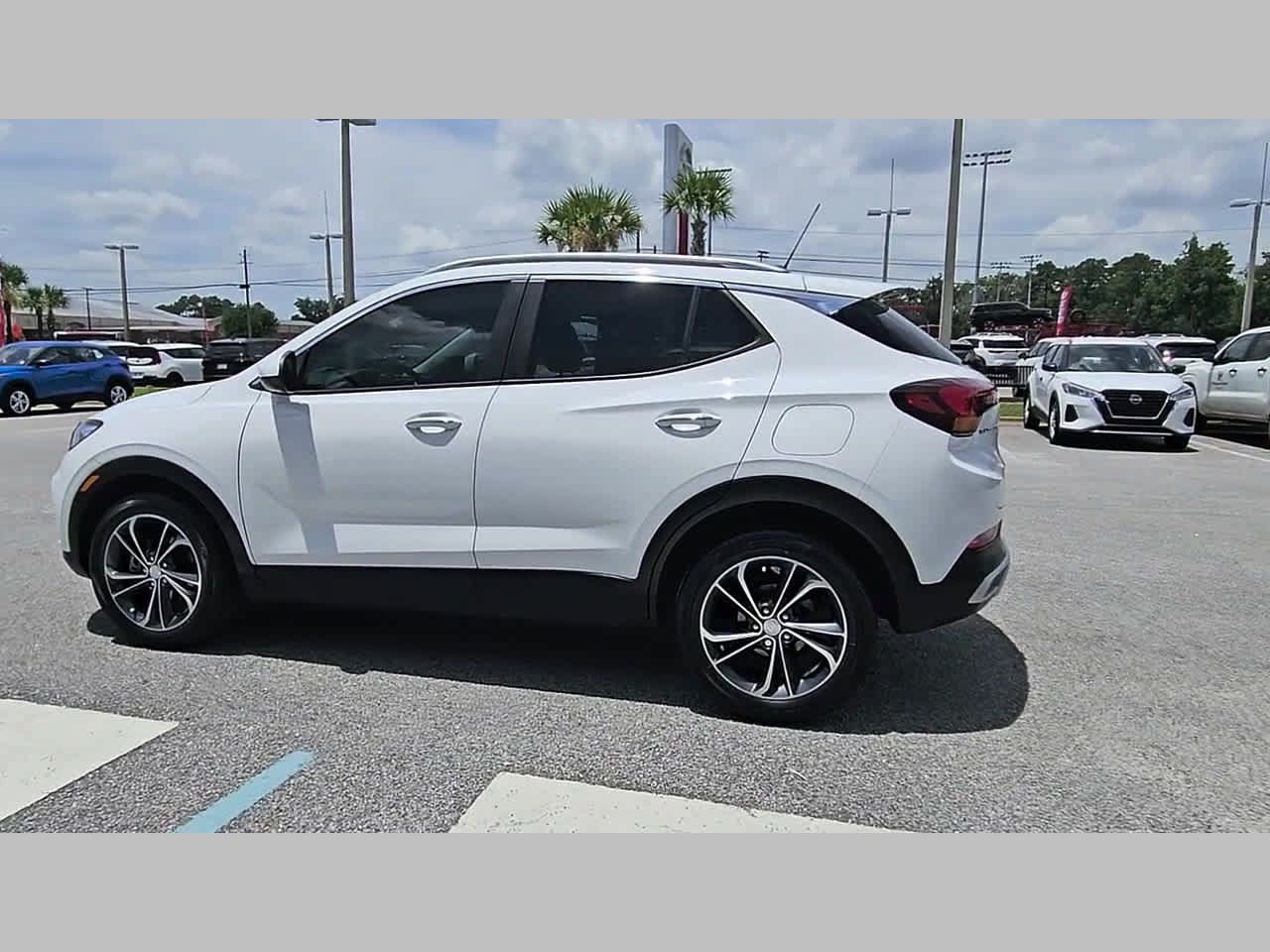 Used 2022 Buick Encore GX Select w/ Safety Package II FWD image 27