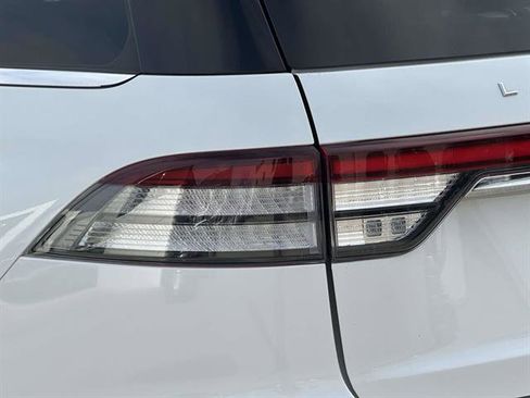 Used 2023 Lincoln Aviator Reserve w/ Elements Package Plus image 9