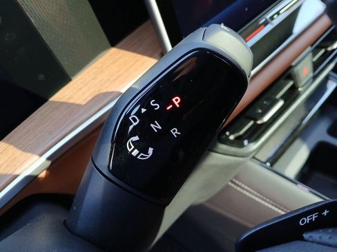 New 2026 Volkswagen Tiguan SEL R-Line image 24