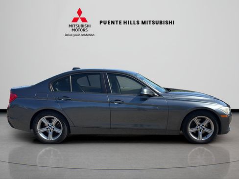 Used 2014 BMW 320i Sedan RWD image 4