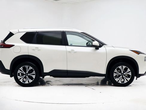 Used 2023 Nissan Rogue SV w/ SV Premium B Package image 3