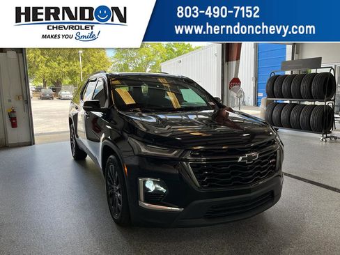 Used 2022 Chevrolet Traverse RS image 1