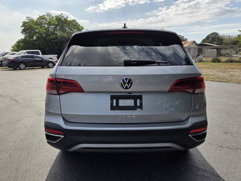 Used 2024 Volkswagen Taos SE image 7