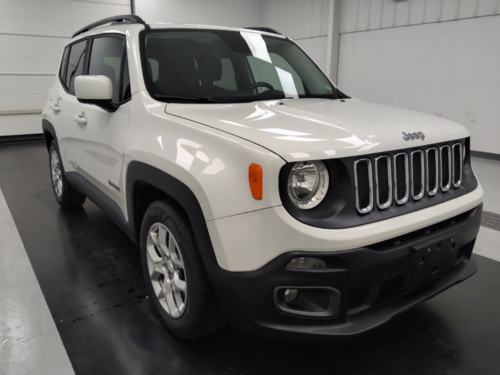 Used 2017 Jeep Renegade Latitude FWD image 13