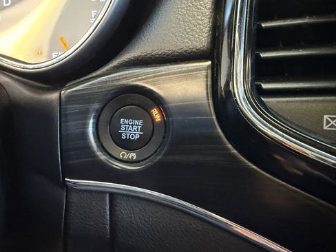 Used 2020 Jeep Grand Cherokee Limited image 29