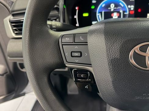 Used 2025 Toyota Camry LE FWD image 17