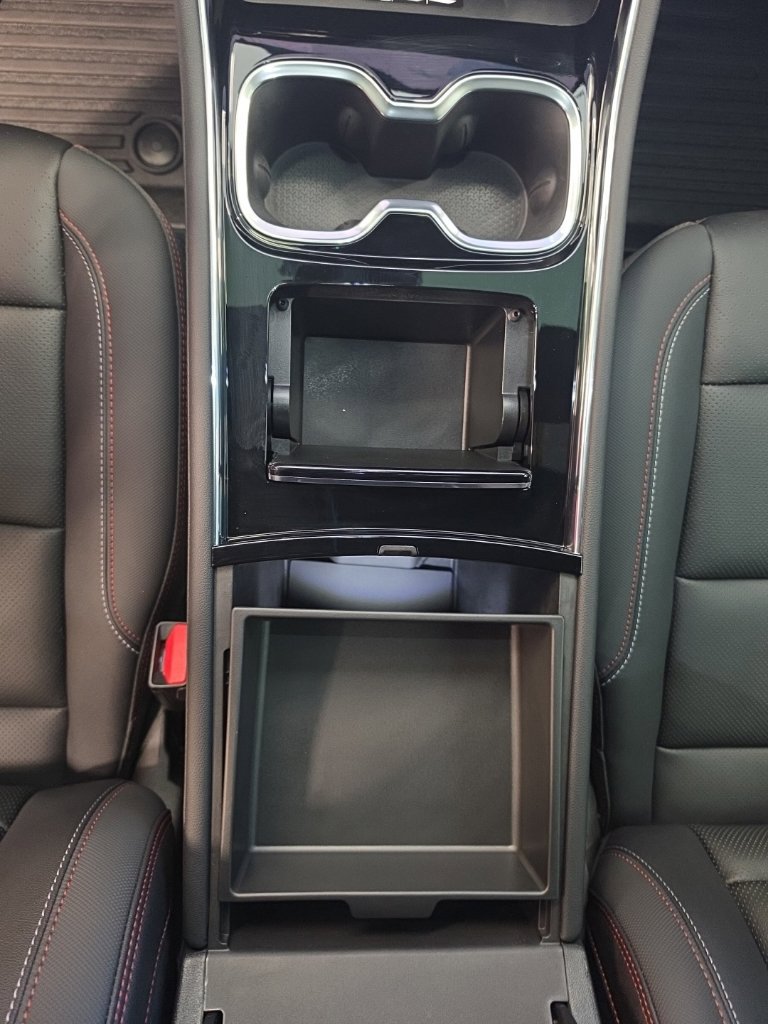 Used 2025 Chevrolet Traverse RS w/ LPO, Floor Liner Package FWD image 30