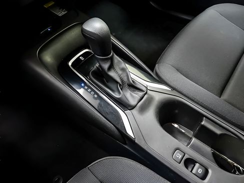 Used 2025 Toyota Corolla LE w/ LE Premium Package FWD image 20
