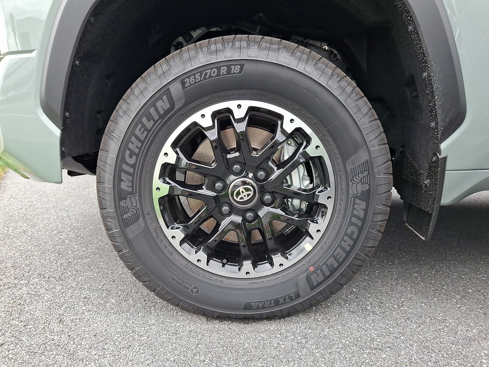 New 2026 Toyota Tundra SR5 w/ TRD Off-Road Package AWD/4WD image 4