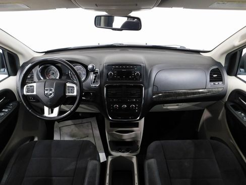 Used 2011 Dodge Grand Caravan SXT image 38