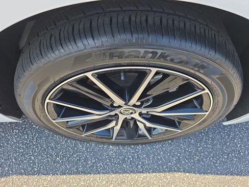 Used 2024 Toyota Camry SE FWD image 31