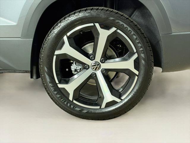 New 2027 Volkswagen Taos SEL AWD/4WD image 32