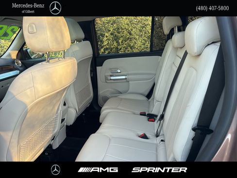 Used 2023 Mercedes-Benz GLB 250 image 17