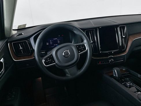 Used 2023 Volvo XC60 B5 Plus w/ Climate Package image 18