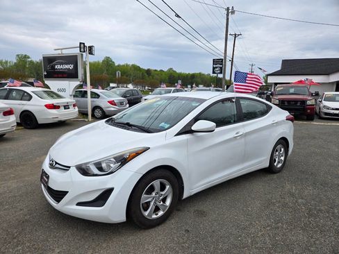 Used 2015 Hyundai Elantra SE FWD image 1
