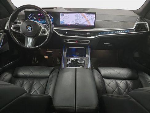 Used 2023 BMW X7 xDrive40i w/ M Sport Package image 9
