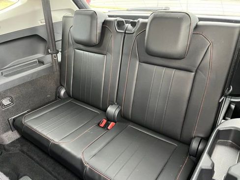 Used 2024 Volkswagen Tiguan Wolfsburg Edition image 13