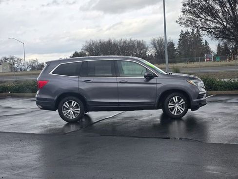 Used 2017 Honda Pilot EX-L image 3