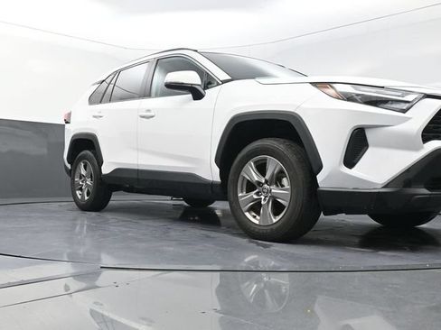 Used 2024 Toyota RAV4 XLE FWD image 31