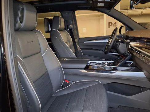 New 2026 Cadillac Escalade Sport AWD/4WD image 6