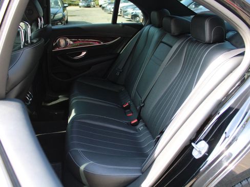 Used 2017 Mercedes-Benz E 300 4MATIC image 26